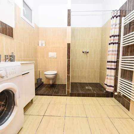 Luther Apartment *