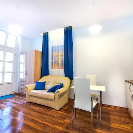 Luther Apartment *